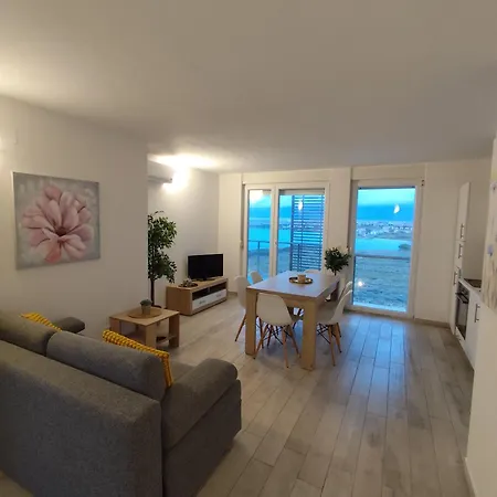 Sunset View - Modern Three Bedroom With Sea View And Pool Appartement