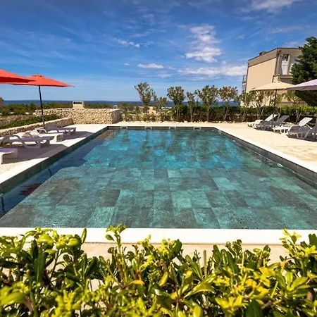 Sunset View - Modern Three Bedroom With Sea View And Pool Povljana