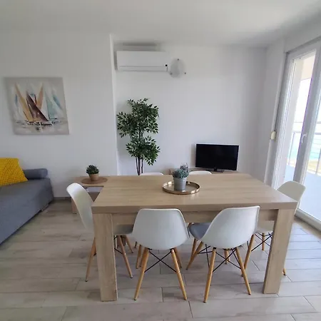 Sunset View - Modern Three Bedroom With Sea View And Pool Апартаменты Повляна