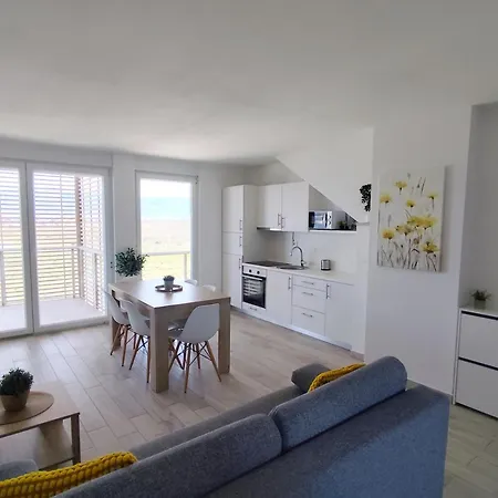Sunset View - Modern Three Bedroom With Sea View And Pool بوفليانا