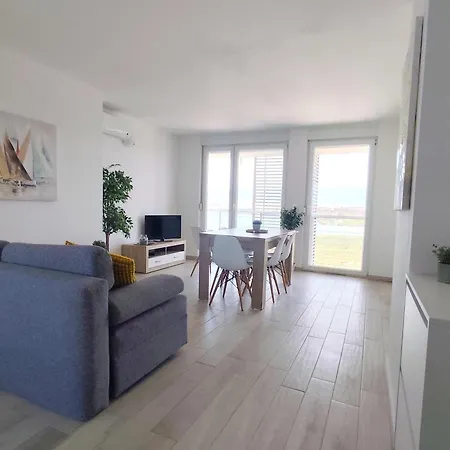Апартаменты Sunset View - Modern Three Bedroom With Sea View And Pool *