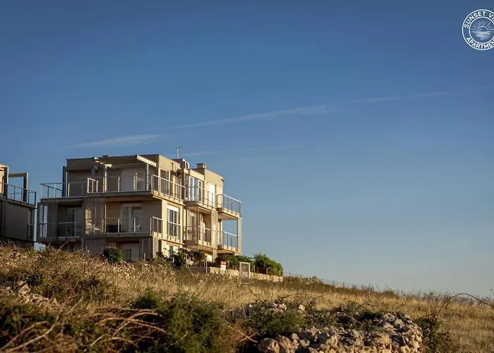 Sunset View - Modern Three Bedroom With Sea View And Pool *