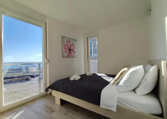 Sunset View - Modern Three Bedroom With Sea View And Pool Апартаменты *