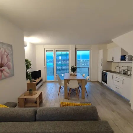 Sunset View - Modern Three Bedroom With Sea View And Pool