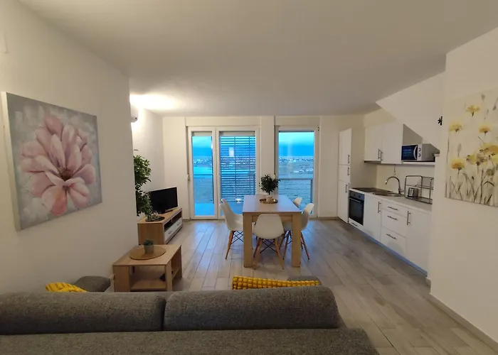 Sunset View - Modern Three Bedroom With Sea View And Pool